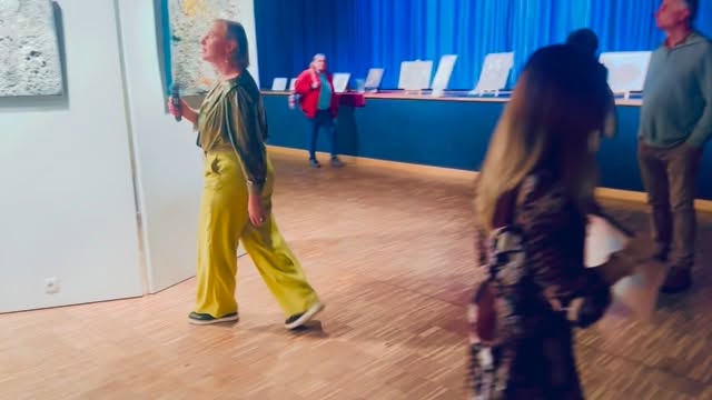 Artist's talk à l’ouverture du Salon d’art contemporain à Saint-Nicolas-d’Aliermont. Je m’exprime sur l’origine de mes œuvres en trois minutes. #kaiakiik #slowart#ecopoetique